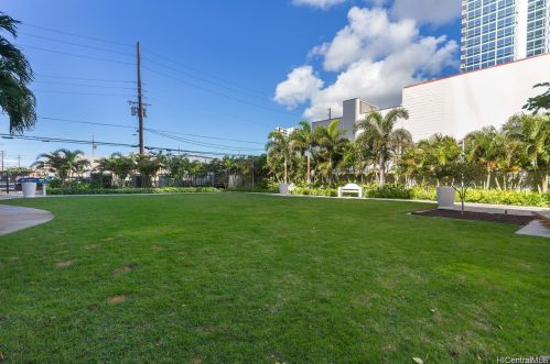 1009 Kapiolani Blvd, Honolulu HI  96814-2103 exterior