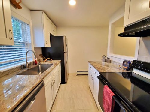 39 Bluffs Dr, Concord, NH 03303-1580