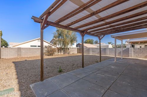 8238 Placita Del Parque, Tucson AZ  85747-5244 exterior