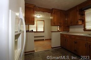 144 Maple St, Manchester CT  06040-6106 exterior