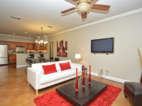 907 Ellingson Ln, Austin TX  78751-4001 exterior