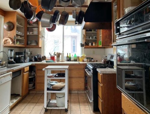 857 Hutchinson Ave, Pittsburgh PA 15218-1433 exterior