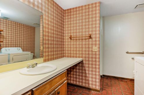 2277 Radcliff Cir, Grand Rapids MI 49546-7725 exterior