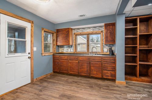 5452 Circle Dr, Meskegon, MI 49442-1811