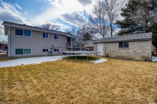 3728 Atmore Rd, Taylorsville UT 84084-1401 exterior