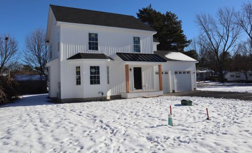 13 Drew St, Concord, NH 03301-5738