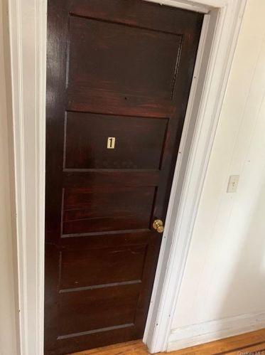 4023 Gunther Ave, Bronx NY 10469-2727 exterior