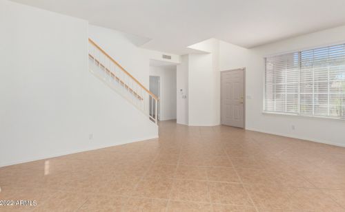 261 Kenneth Pl, Chandler, AZ 85226-2948