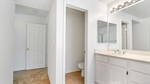 2940 Nau Ave, Tustin CA 92782-3377 exterior