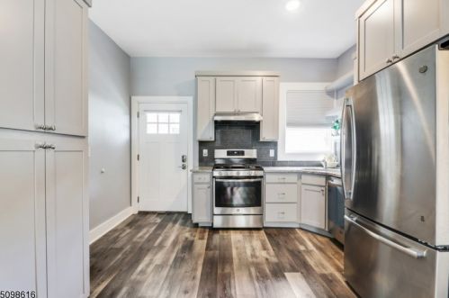 41 The Cres, Montclair NJ  07042-2641 exterior