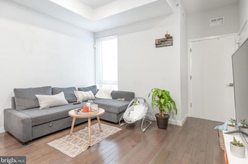 1405 8th St, Philadelphia PA 19122-3501 exterior