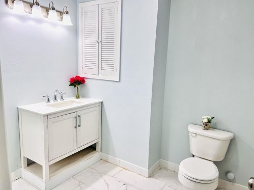 6102 Prt Ave, Milwaukee WI 53223-4118 exterior