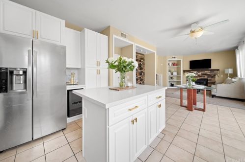 42071 Orange Blossom Dr, Temecula CA 92591-5543 exterior