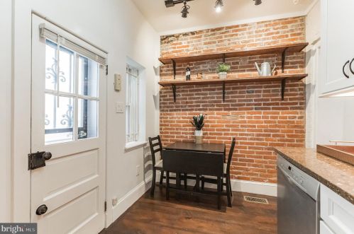 421 Iseminger St, Philadelphia PA 19147-6216 exterior