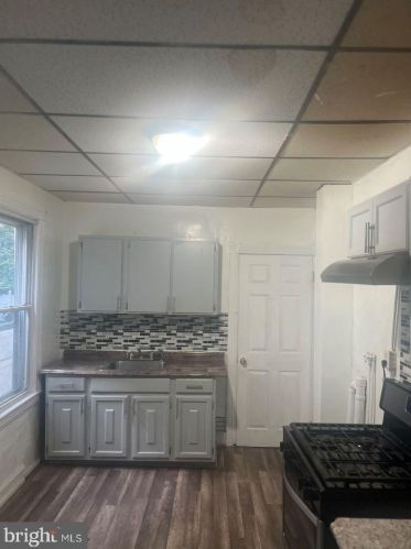 124 Rusling St, Trenton NJ  08611-1438 exterior