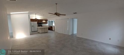 2571 Westmoreland Blvd, Fort Pierce FL  34952-5382 exterior