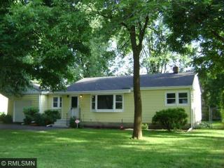 1115 Ruggles St, Saint Paul, MN 55113-6120