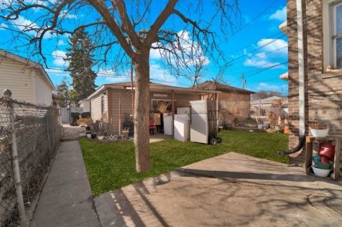 6030 California, Chicago IL 60659-3915 exterior