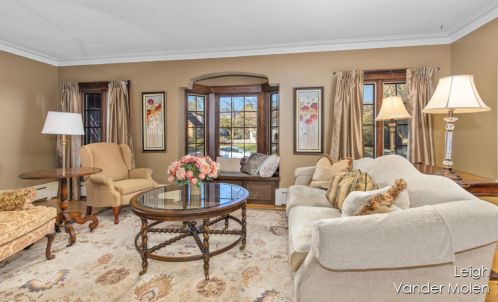 910 Pinecrest Ave, Grand Rapids MI 49506-3437 exterior