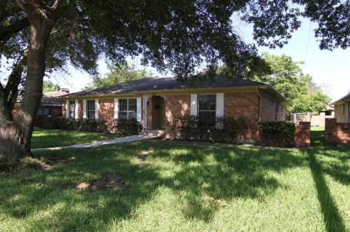 4331 Cinnabar Dr, Dallas, TX 75227-1709