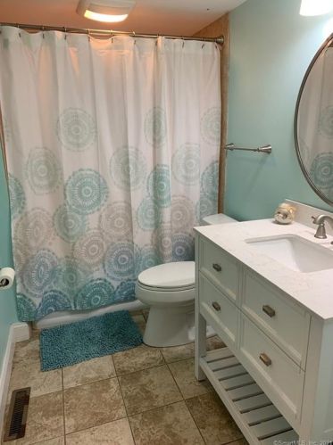 87 Hawley Ave, Milford CT 06460-8016 exterior