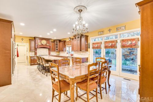 21 Southfield Rd, Edison NJ 08820-3141 exterior