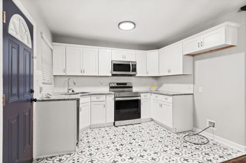 1881 Bayberry Dr, Atlanta GA 30311-3406 exterior