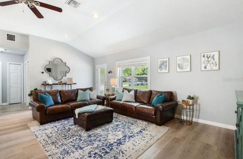 3901 Bay View Ave, Tampa FL 33611-1233 exterior