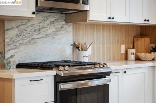 1519 Fairview St, Berkeley CA 94703-2414 exterior