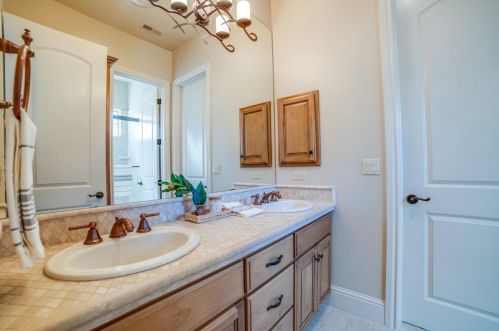 668 Glen-mady Way, Folsom CA 95630-6275 exterior