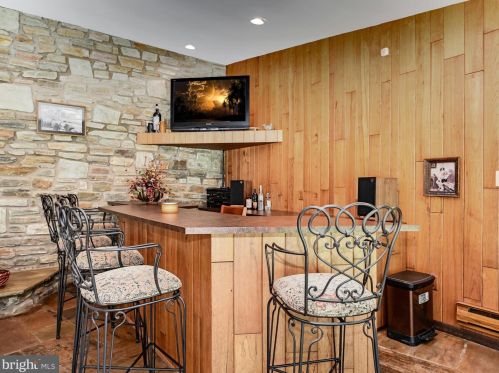 1716 Old Welsh Rd, Huntingdon Valley PA  19006-5838 exterior