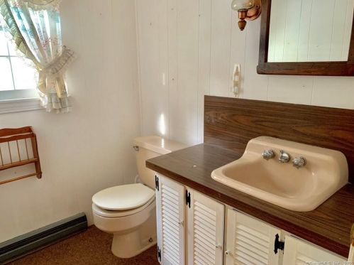 216 Chestnut Ave, Torrington CT 06790-5140 exterior