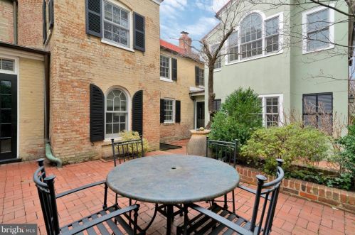 207 Fairfax St, Alexandria VA 22314-3304 exterior