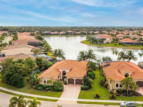 3225 Atlantic Cir, Naples FL 34119-8636 exterior