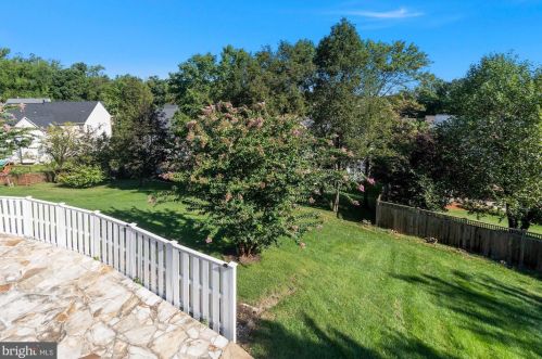 6149 Cobbs Rd, Alexandria VA 22310-1647 exterior