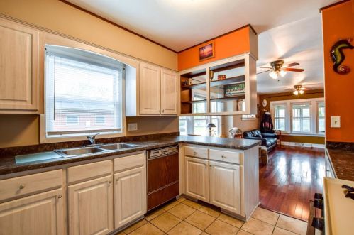 2910 Milwaukee St, Madison WI 53704-5126 exterior