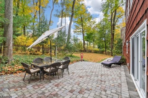 14 Stonehedge Ter, Sparta NJ 07871-1309 exterior