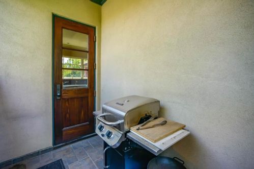 2203 Allen St, Dallas TX 75204-2609 exterior