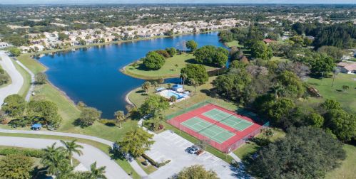 8470 Mizzen Dr, Boynton Beach FL 33472-2721 exterior