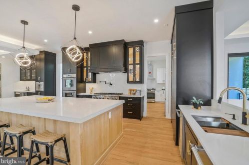 1520 Brookhaven Dr, Mc Lean VA  22101-4127 exterior