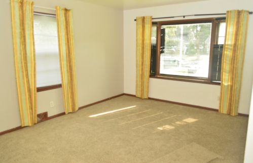 4015 51st St, Milwaukee, WI 53220-2603