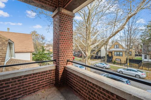 8226 Marquette Ave, Chicago IL  60617-2049 exterior