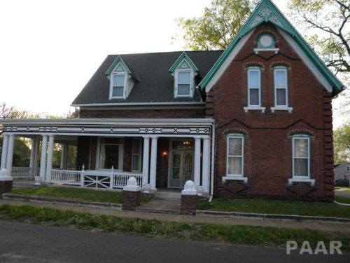 413 4th St, Pekin, IL 61554-3208