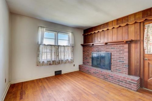 525 Ash St, Waukegan IL 60085-3928 exterior