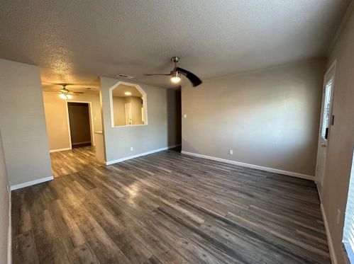 6204 Dove Springs Cir, Austin TX  78744-4334 exterior