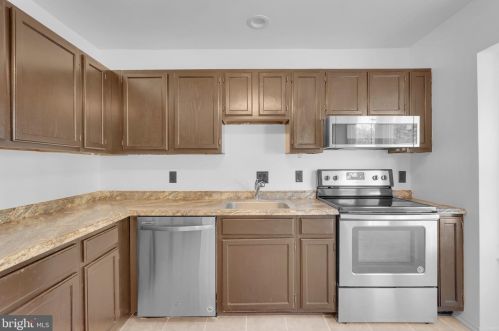 1803 Vly Ter, Washington DC 20032-4628 exterior