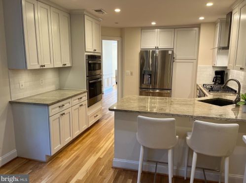 3946 Highwood Ct, Washington DC 20007-2131 exterior