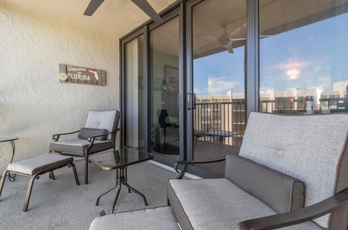 21 Royal Palm Way, Boca Raton FL  33432-7866 exterior