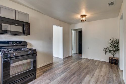 504 Monterey St, Denison TX 75021-6464 exterior