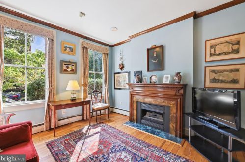 311 5 St, Washington DC 20003-1104 exterior